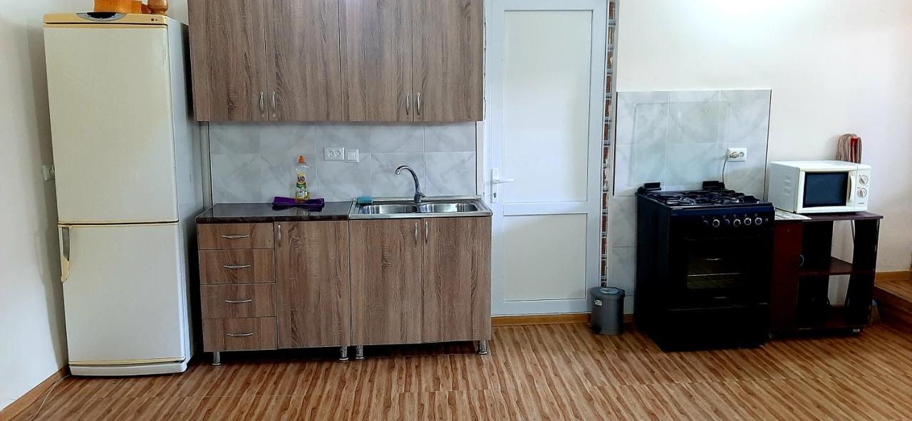 קוטאיסי Victoria Guesthouse מראה חיצוני תמונה