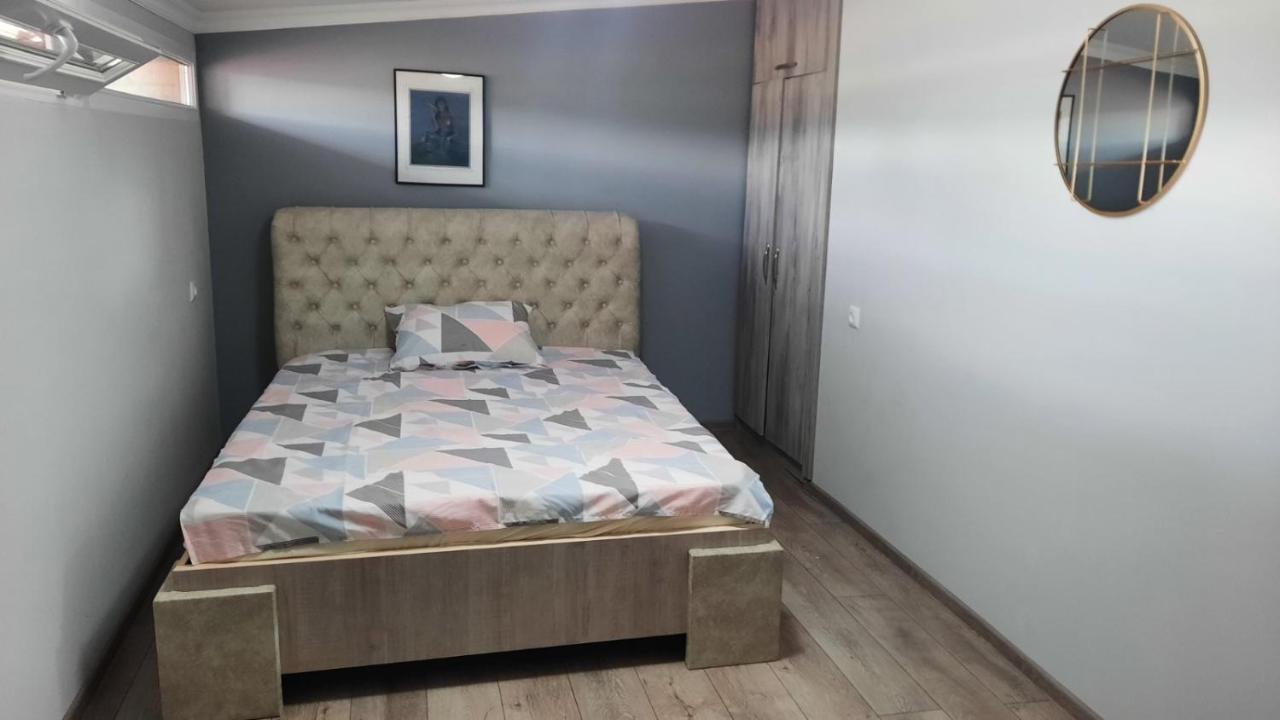 קוטאיסי Victoria Guesthouse מראה חיצוני תמונה