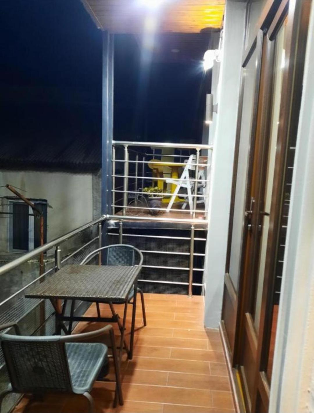 קוטאיסי Victoria Guesthouse חדר תמונה